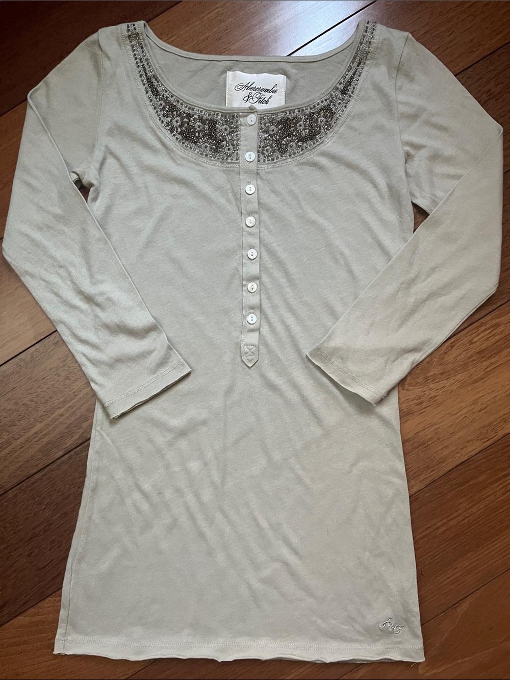 NWOT Y2K Abercrombie Sequin Embellished Henley